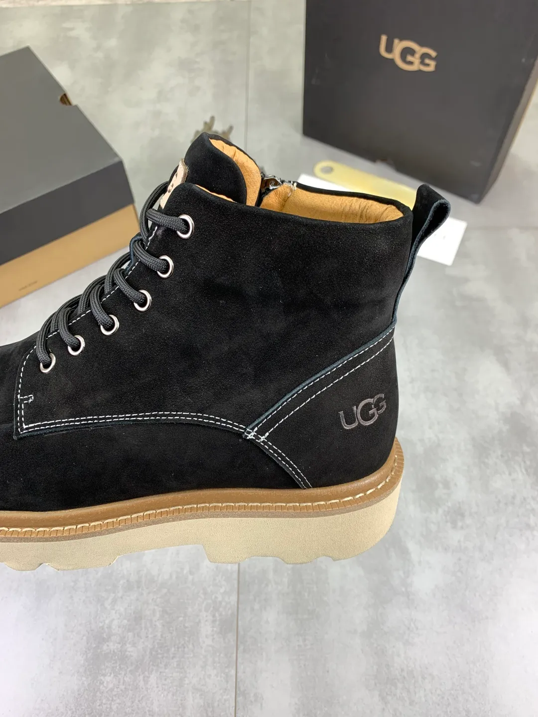 Men's men's shoes P620 New arrival🆕🆕🆕 IUGGI Men's British retro Martin boots Winter new men's outdoor hiking boots First layer of cowhide on the outside Wool on the inside Comfortable and warm Rubber sole sole Non-slip and firm Trendy and fashionable Casual and versatile Size: 39-44 (customized for 45) Color: two colors